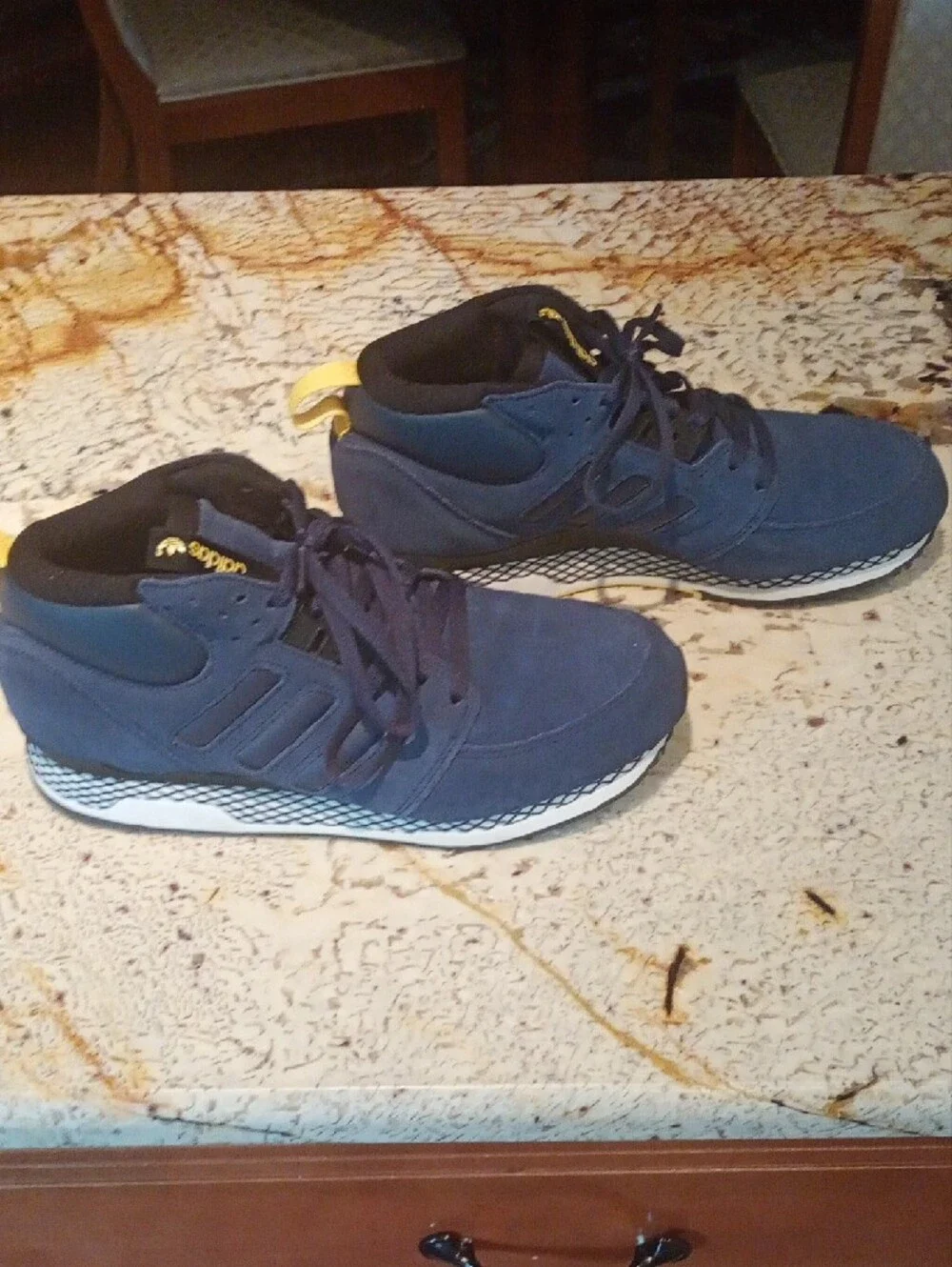 Vintage Predator Adidas Navy and Yellow Low-Top Athletic Sneakers Sz 8.5